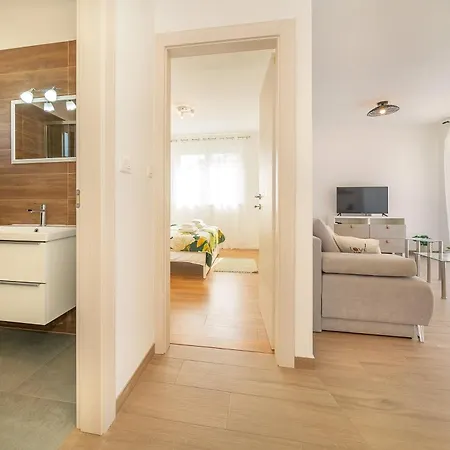 Apartament Poolside Anabella Baška