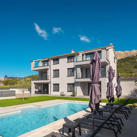 Poolside Anabella * Baška