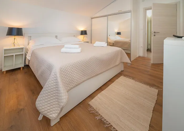 Poolside Anabella Apartament