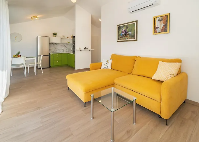 Poolside Anabella Apartament