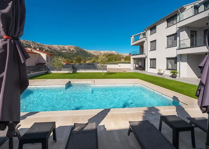 Apartament Poolside Anabella