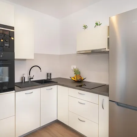 Poolside Anabella * Baska (Krk)