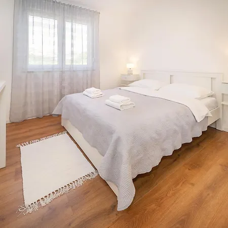 Apartamento Poolside Anabella *