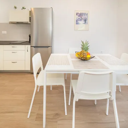 Apartamento Poolside Anabella Baška