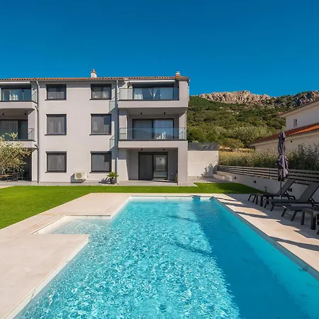 Apartman Poolside Anabella Baška