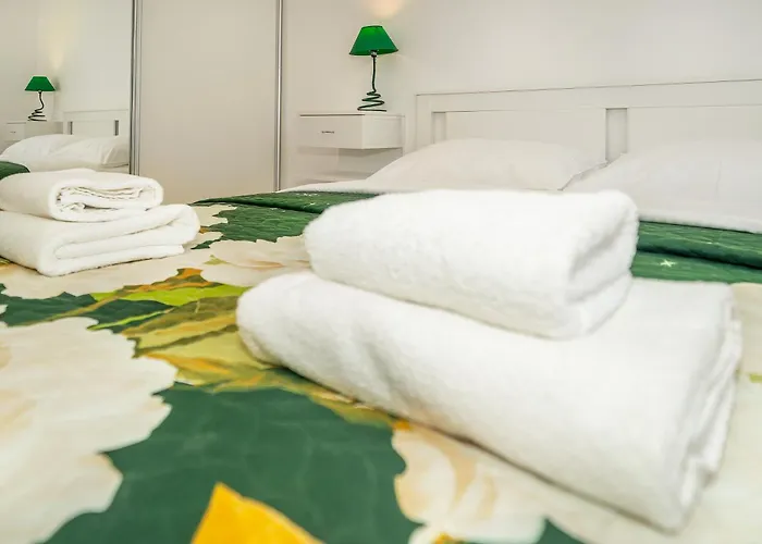 Apartment Poolside Anabella Baška