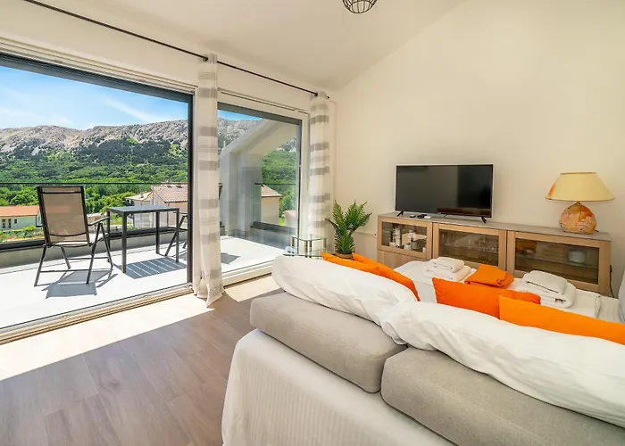 Poolside Anabella Baška