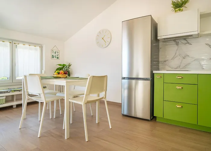 Poolside Anabella Baška