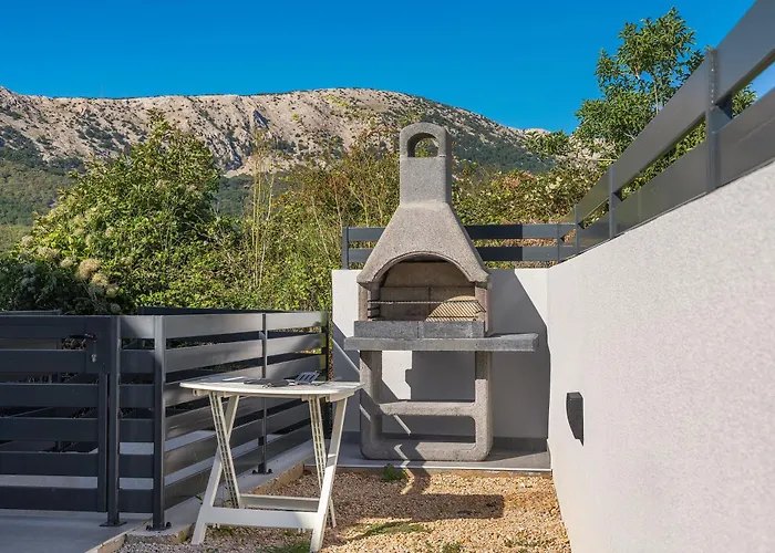 Poolside Anabella Baška