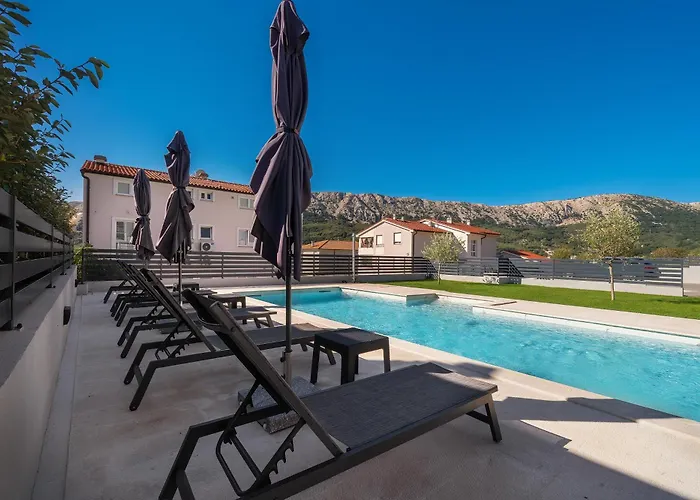 Poolside Anabella Apartment *