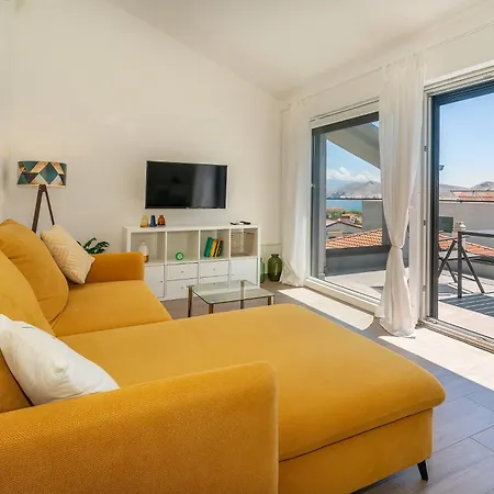 Poolside Anabella Apartmán