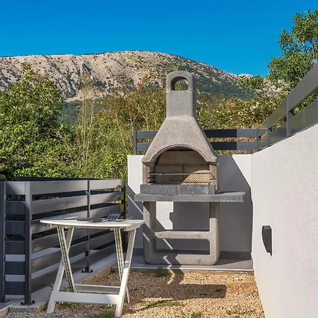 Poolside Anabella Baška